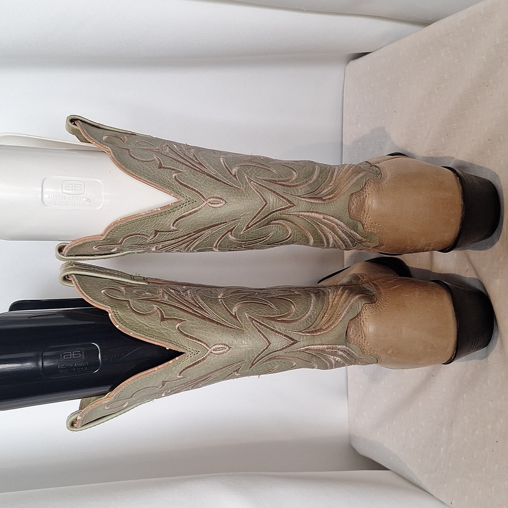 Women's Two-Tone Western Cowboy Boots - Sage Green & Tan - Picture 4 of 13